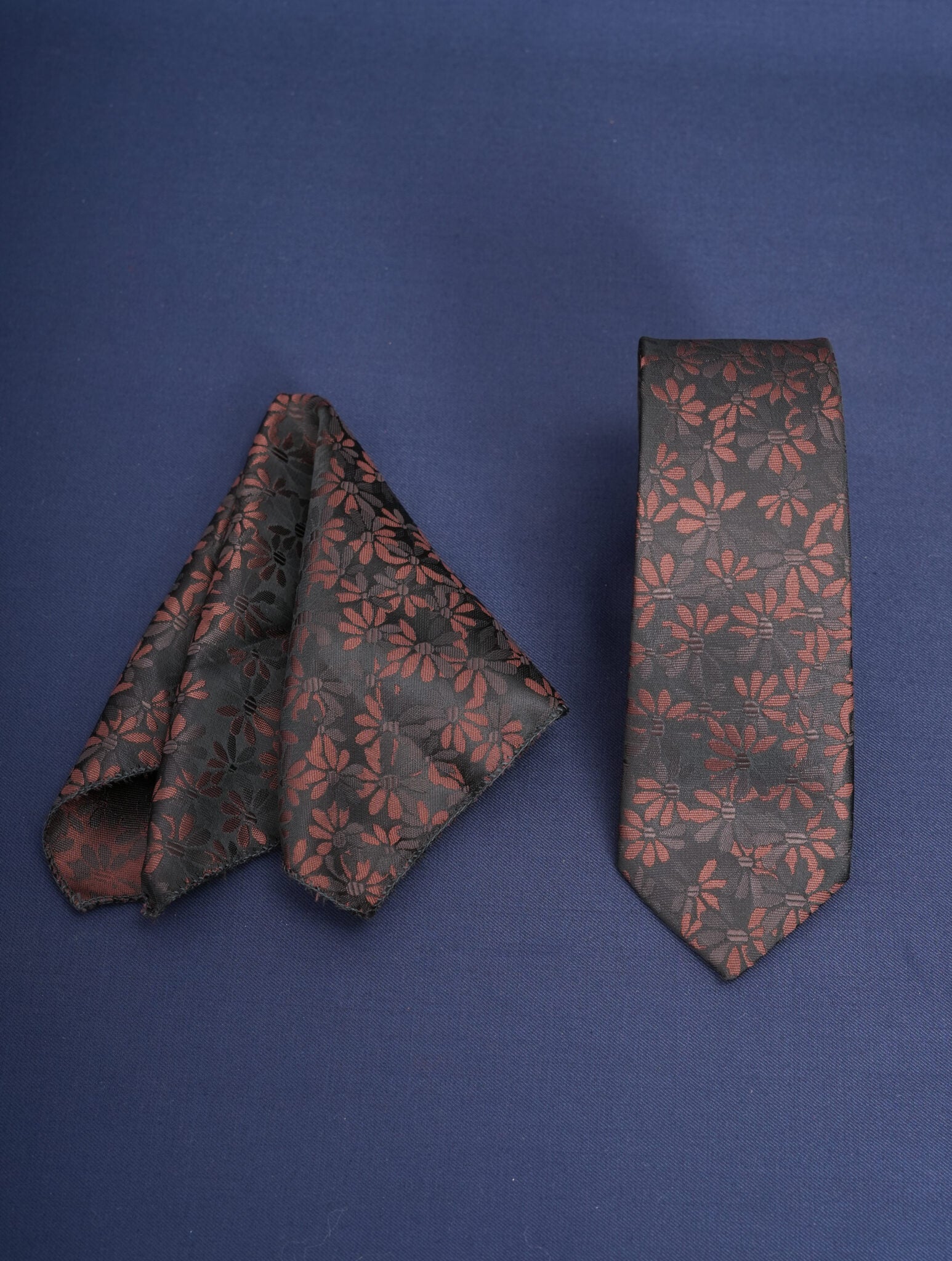 Black Leafy Set