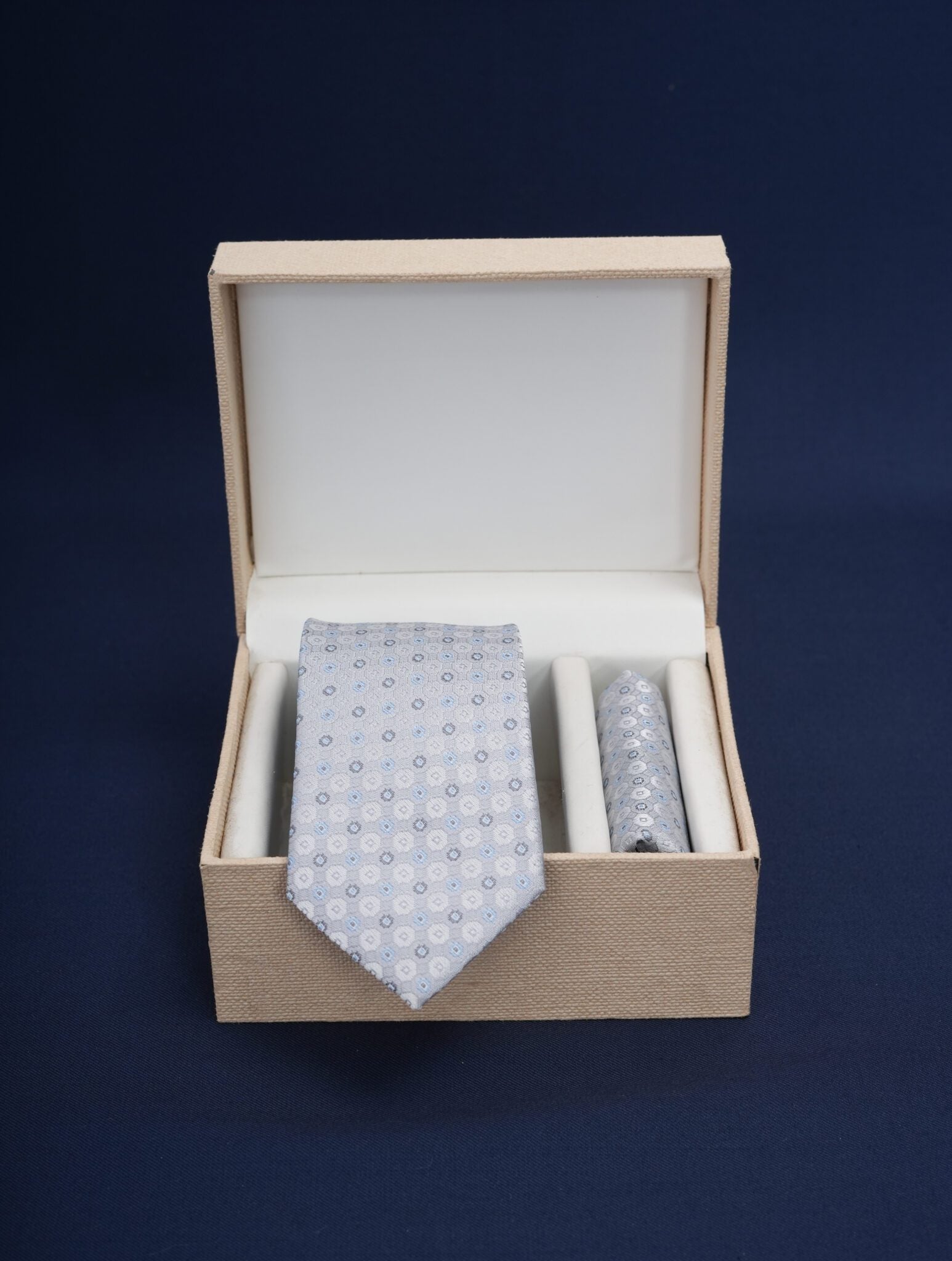 Gray Windowpane Checks Set