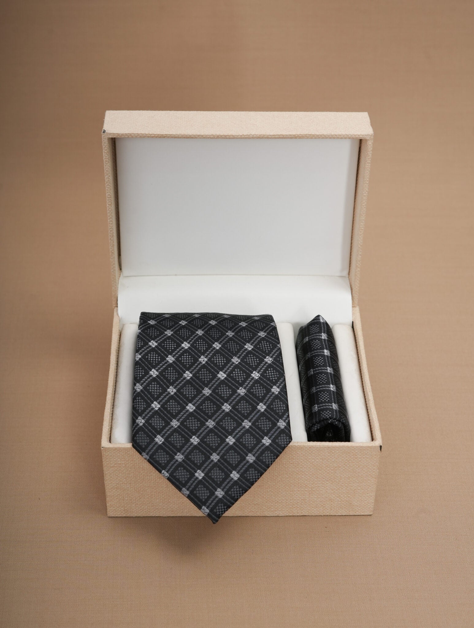 Black Windowpane Checks Set