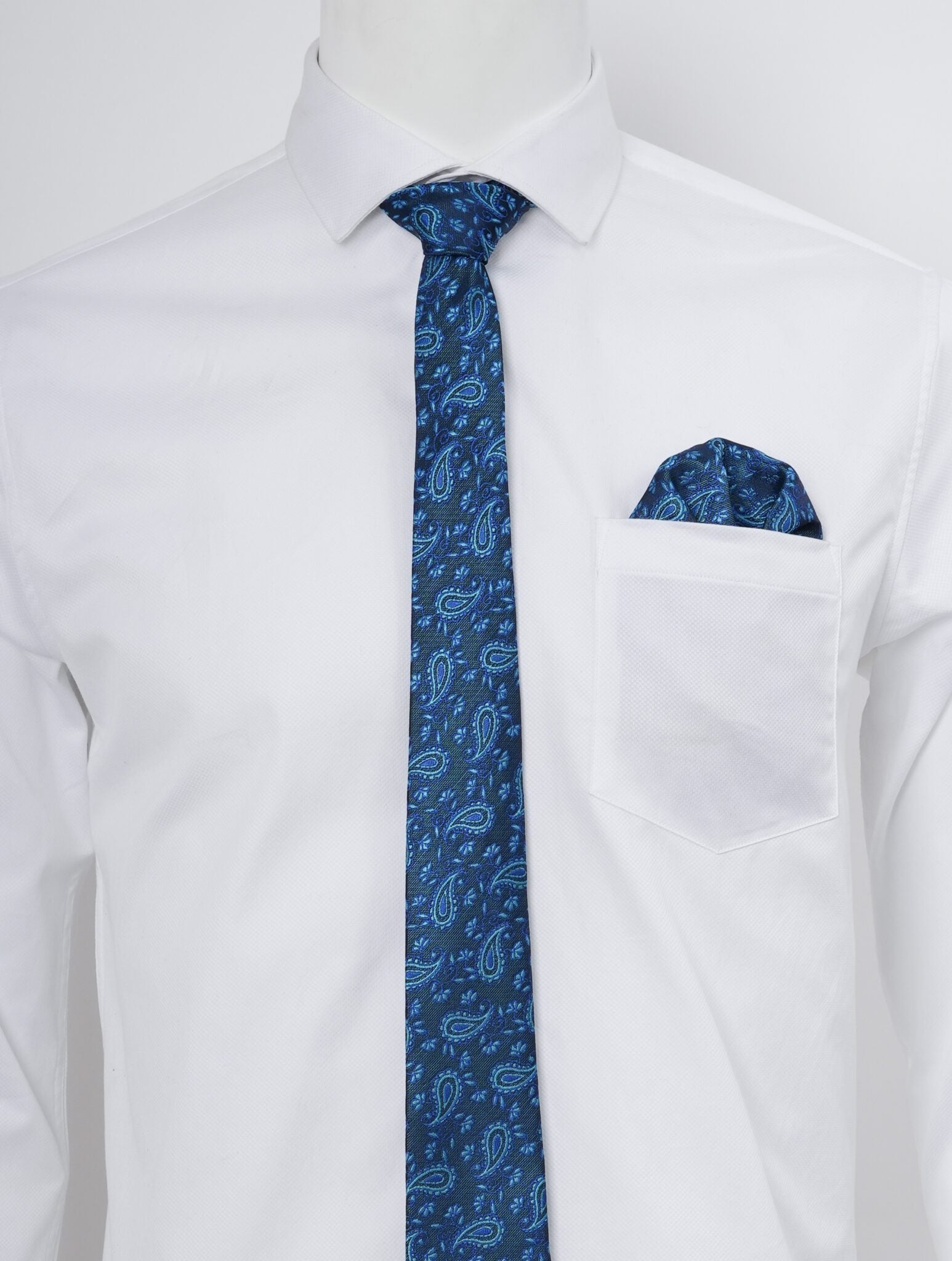 Nevy Blue Paisley Set