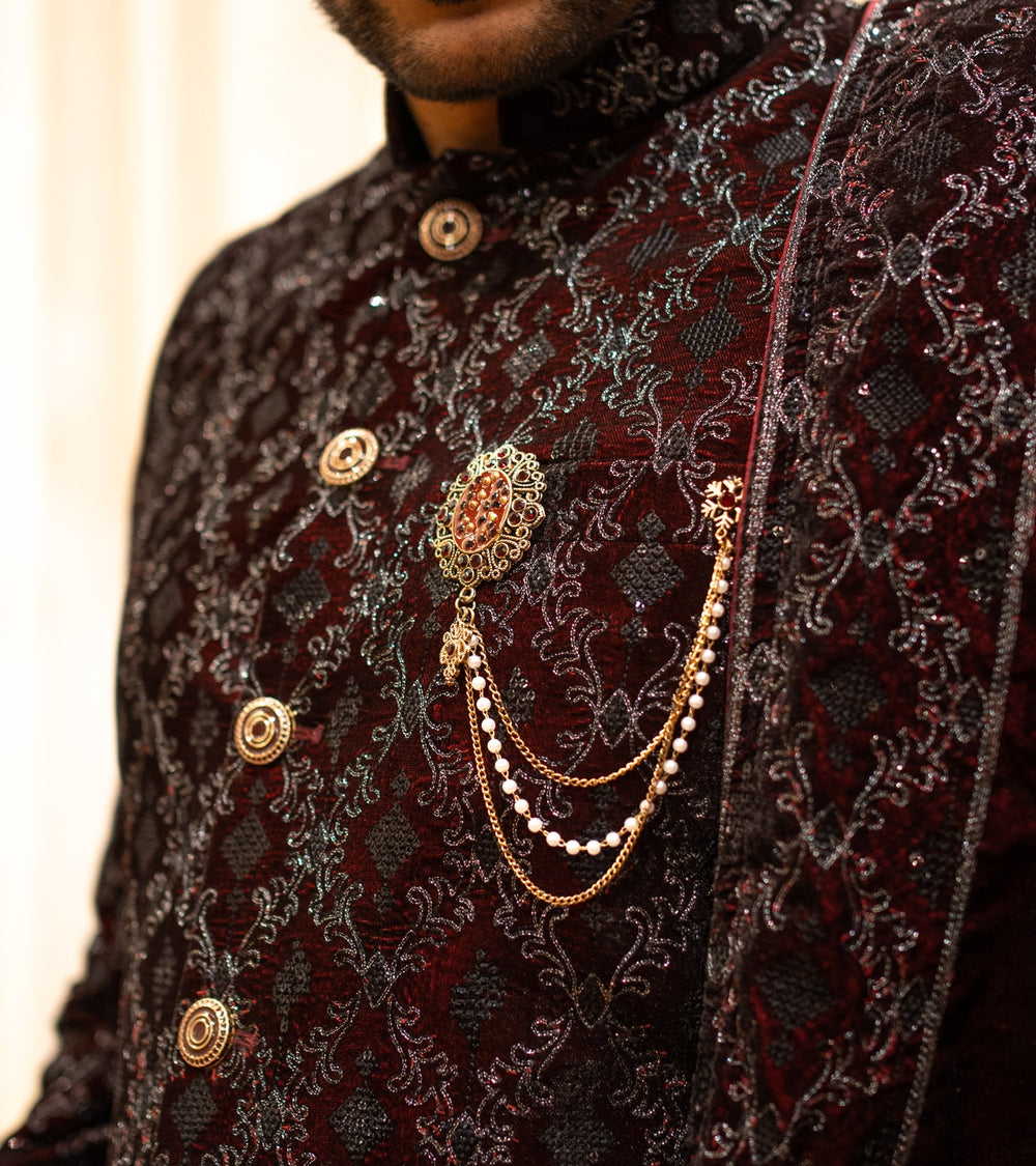 Embroidered sherwani for wedding moments